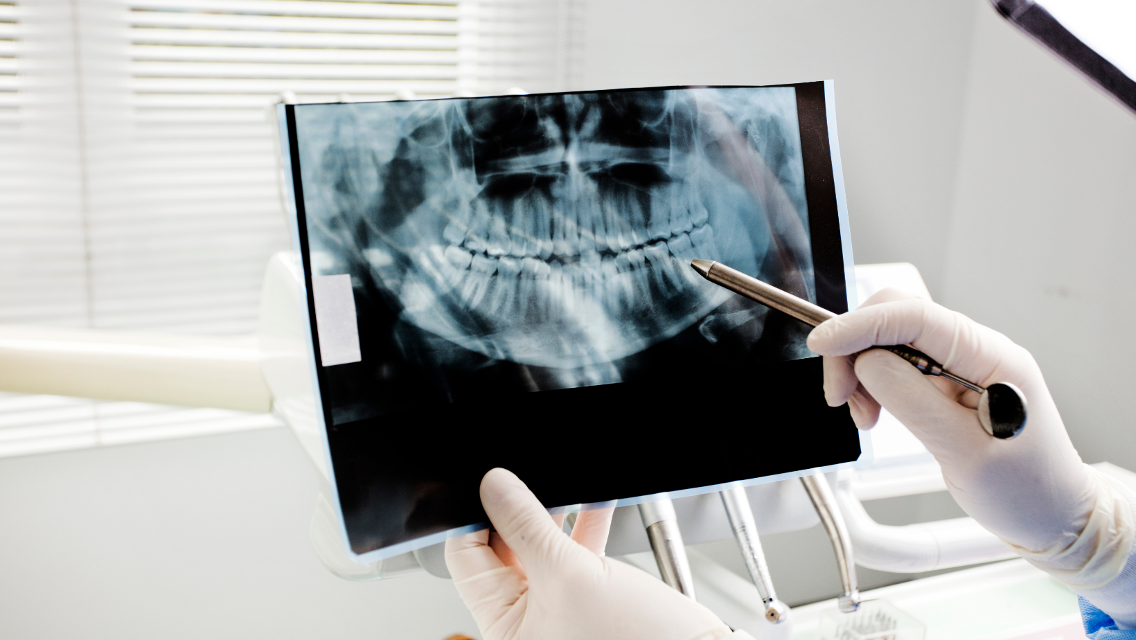 Clínica dental cerca de ti en Providencia, accesible y con atención personalizada.